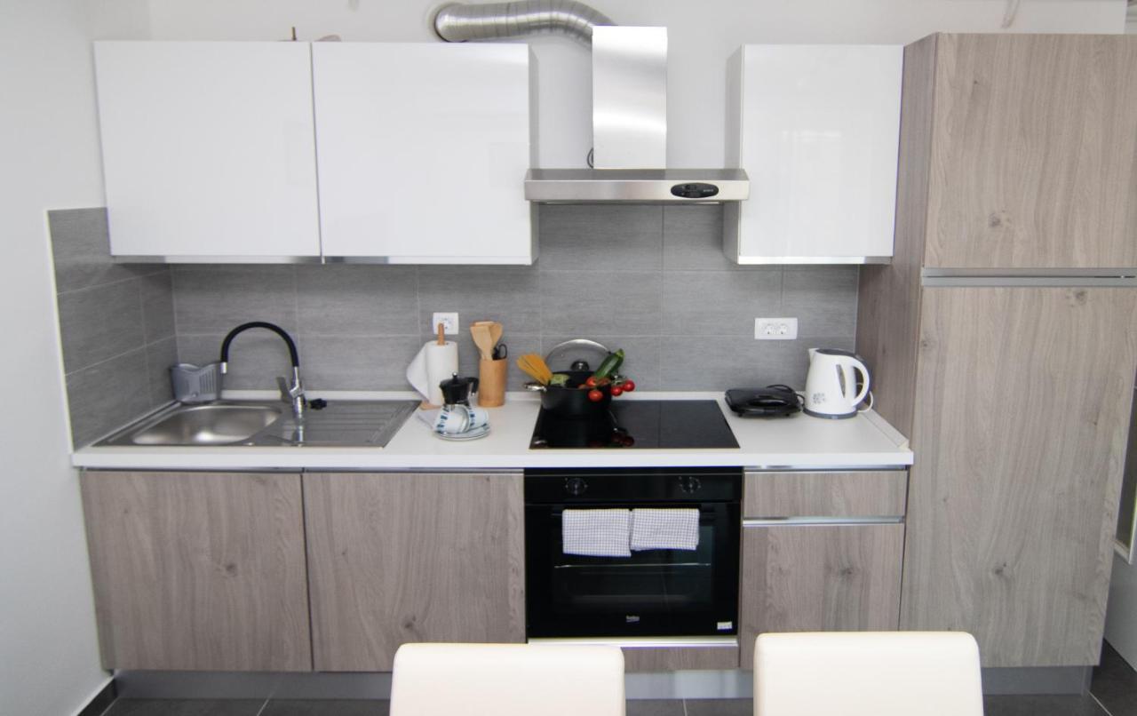 Valkane Beach Studio Apartment Pula Eksteriør billede