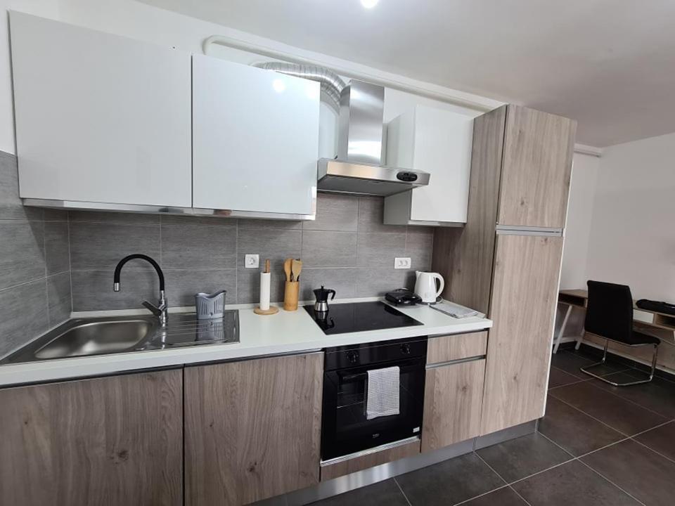 Valkane Beach Studio Apartment Pula Eksteriør billede